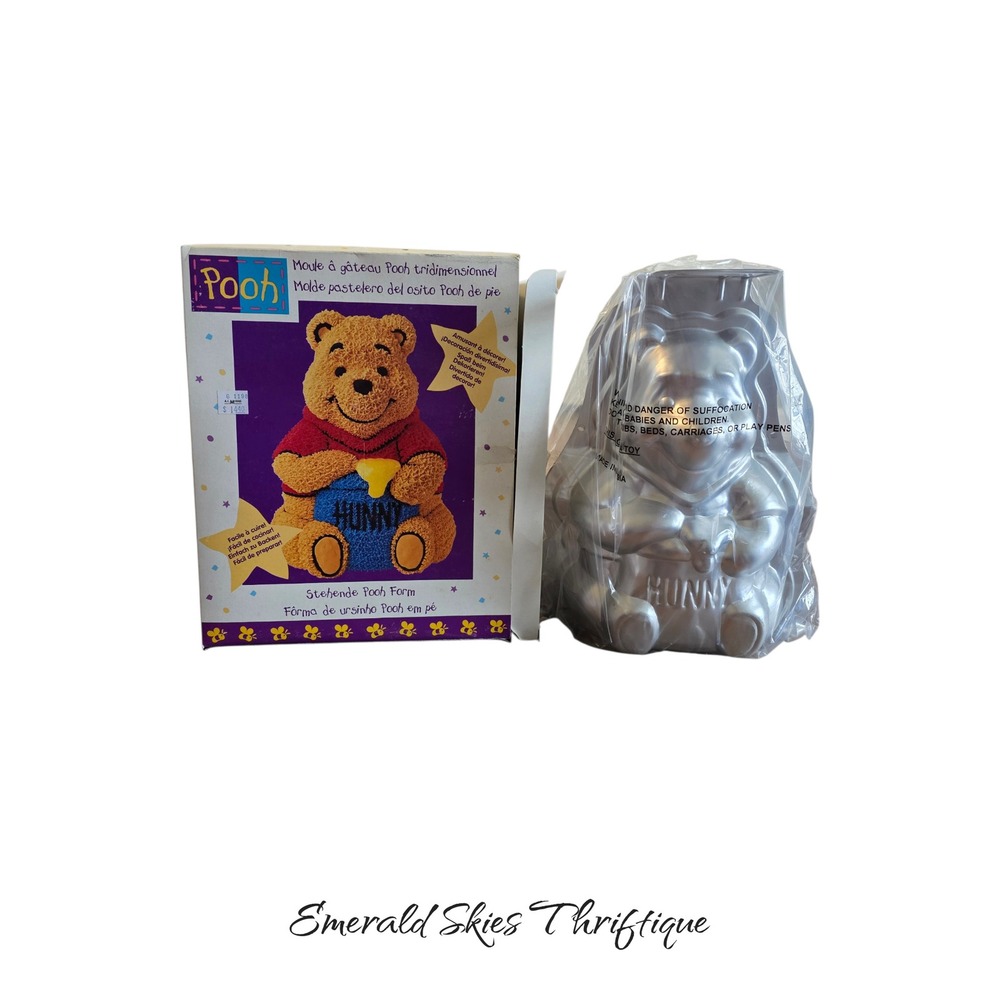 Vintage Winnie the Pooh 3D Cake Pan Stand-Up Disney Wilton Collectible Baking